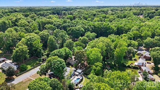 7108 Hollyhouse Drive, Charlotte, NC 28215