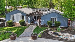 7108 Hollyhouse Drive, Charlotte, NC 28215