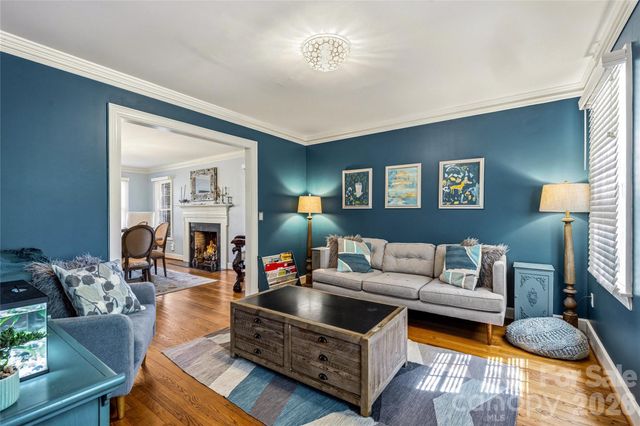 1218 Everette Place, Hendersonville, NC 28791