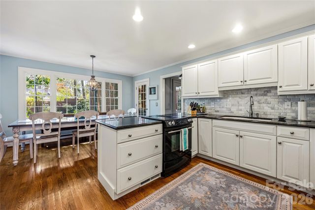 1218 Everette Place, Hendersonville, NC 28791