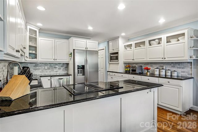 1218 Everette Place, Hendersonville, NC 28791