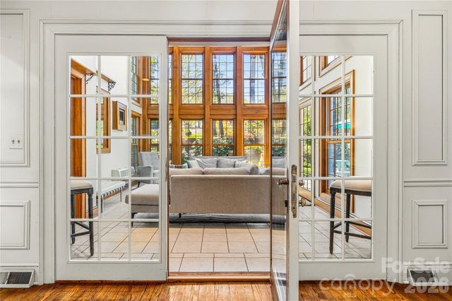 1218 Everette Place, Hendersonville, NC 28791