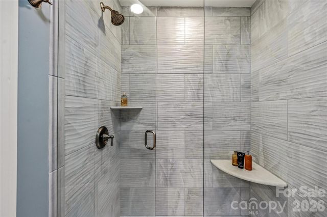1218 Everette Place, Hendersonville, NC 28791