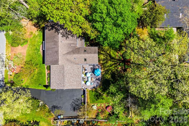 1218 Everette Place, Hendersonville, NC 28791