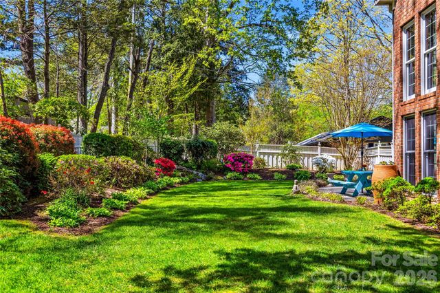1218 Everette Place, Hendersonville, NC 28791