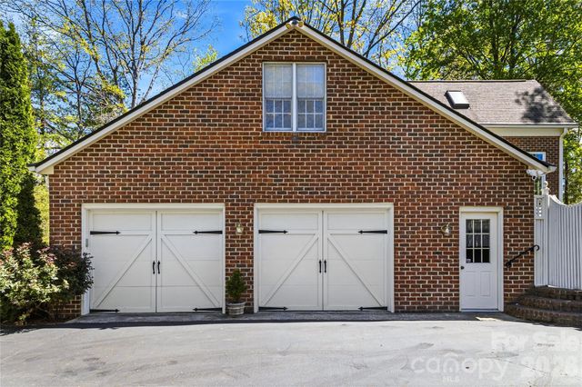 1218 Everette Place, Hendersonville, NC 28791