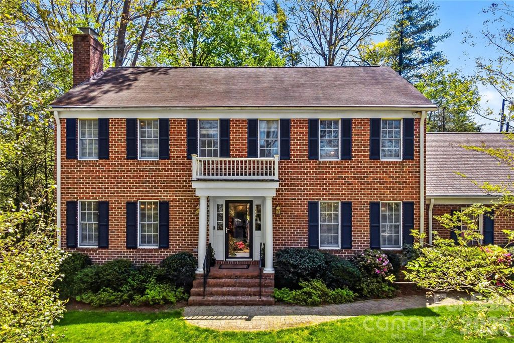 1218 Everette Place, Hendersonville, NC 28791