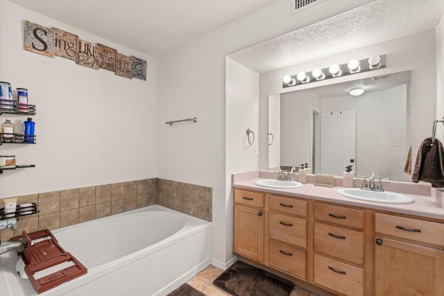 12008 Rocky Crest Drive NW, Albuquerque, NM 87114