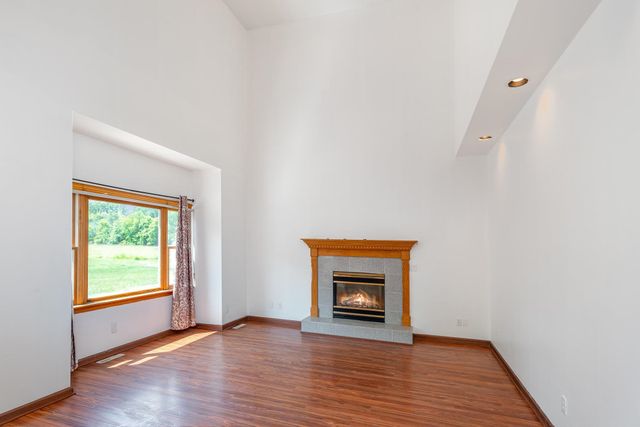 5261 Oakbrook Drive, Saginaw, MI 48603