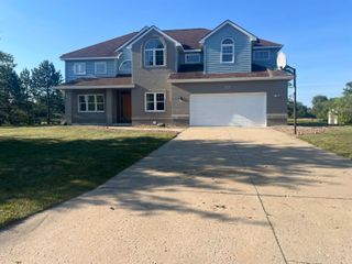 5261 Oakbrook Drive, Saginaw, MI 48603
