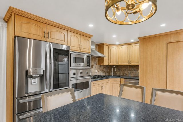 2059 33rd Street, Astoria, NY 11105