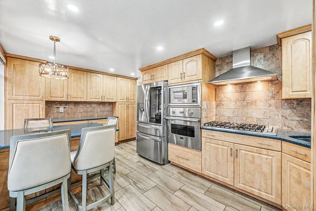 2059 33rd Street, Astoria, NY 11105