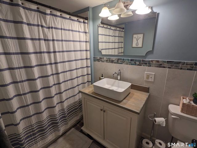 158 College Street 160A, Middletown, CT 06457