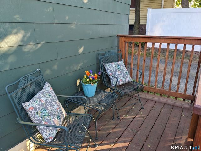 158 College Street 160A, Middletown, CT 06457