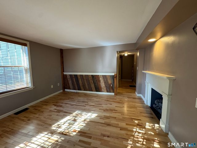 158 College Street 160A, Middletown, CT 06457