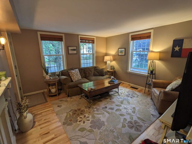 158 College Street 160A, Middletown, CT 06457