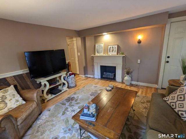 158 College Street 160A, Middletown, CT 06457