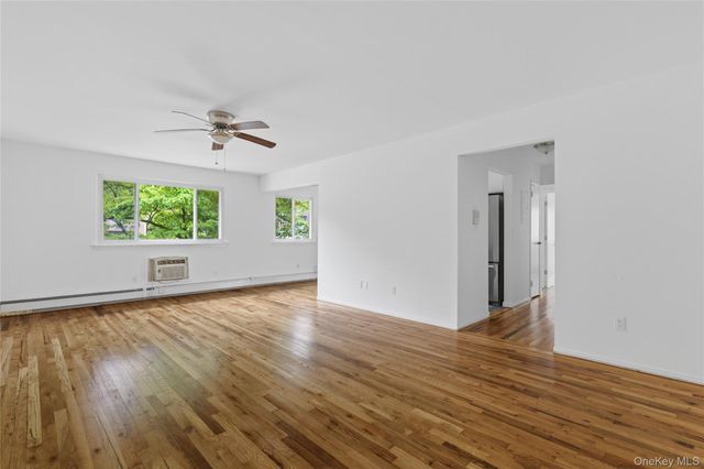 2 Woods End Circle E, Peekskill, NY 10566