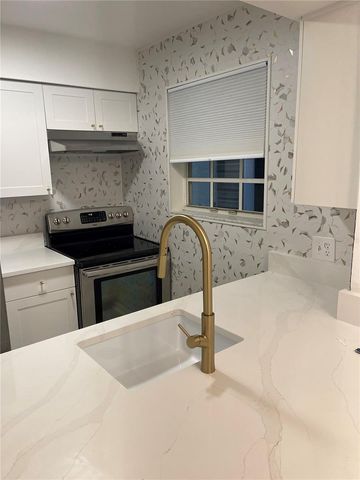 6826 STONES THROW CIRCLE N 11108, St Petersburg, FL 33710