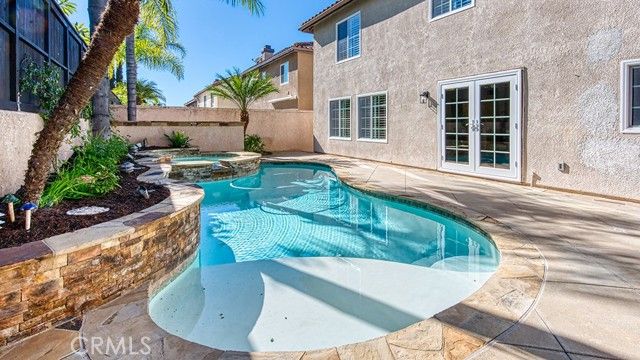 12 Via Hacienda, Rancho Santa Margarita, CA 92688