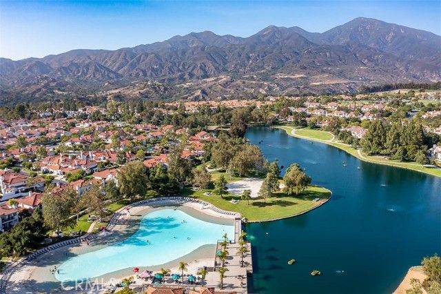 12 Via Hacienda, Rancho Santa Margarita, CA 92688