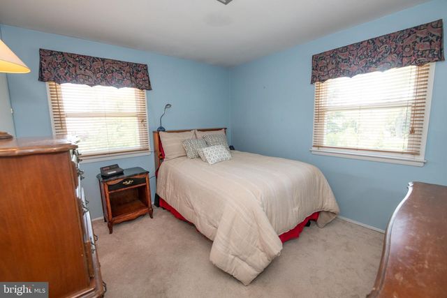 911 THORNTON RD, Horsham, PA 19044