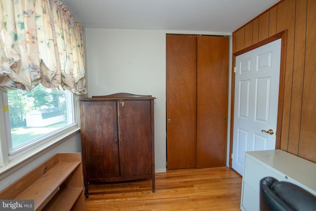 911 THORNTON RD, Horsham, PA 19044