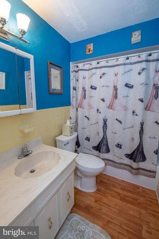 911 THORNTON RD, Horsham, PA 19044