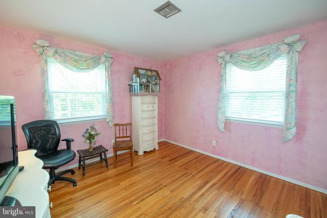 911 THORNTON RD, Horsham, PA 19044