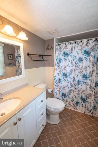 911 THORNTON RD, Horsham, PA 19044