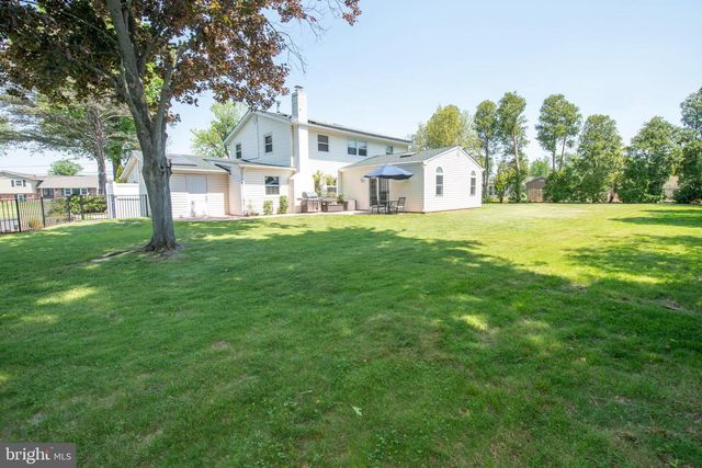 911 THORNTON RD, Horsham, PA 19044