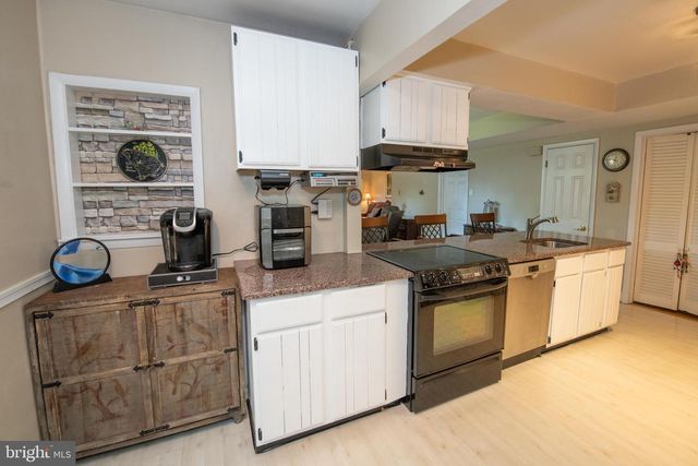 911 THORNTON RD, Horsham, PA 19044