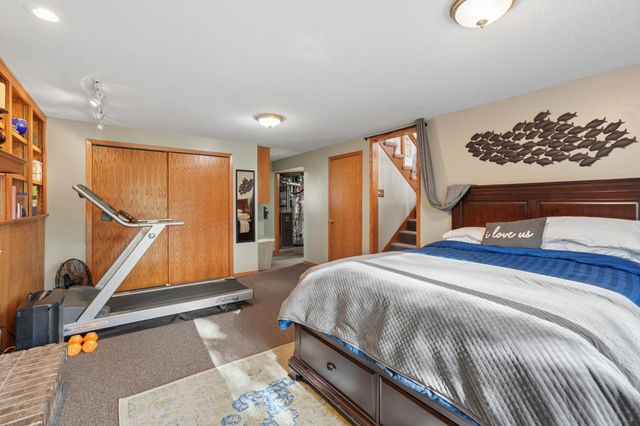 5870 Daniel Court, Shoreview, MN 55126