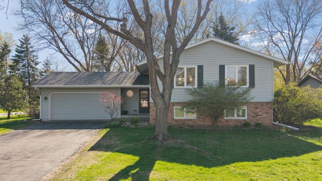 5870 Daniel Court, Shoreview, MN 55126