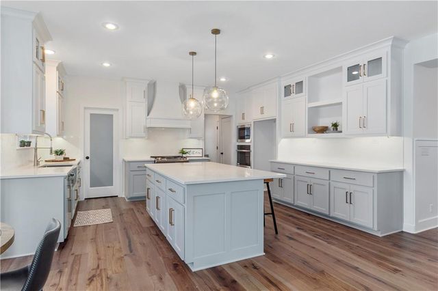 10615 N Mulberry Street, Kansas City, MO 64155