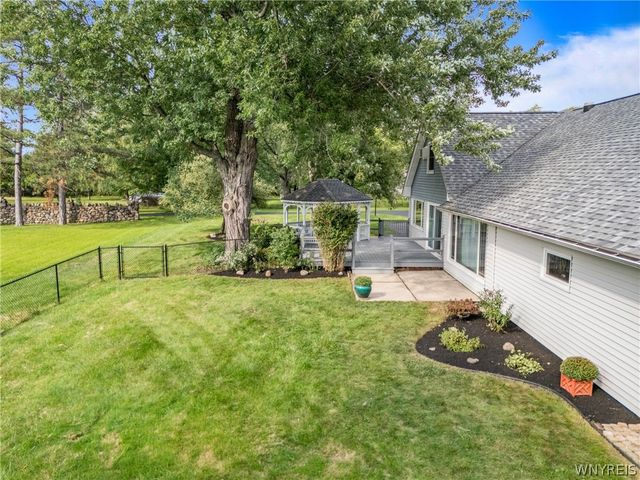 2 Nashua Court, Lancaster, NY 14086