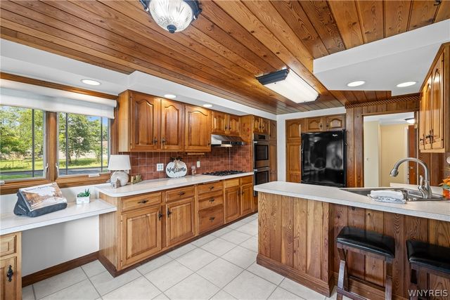 2 Nashua Court, Lancaster, NY 14086