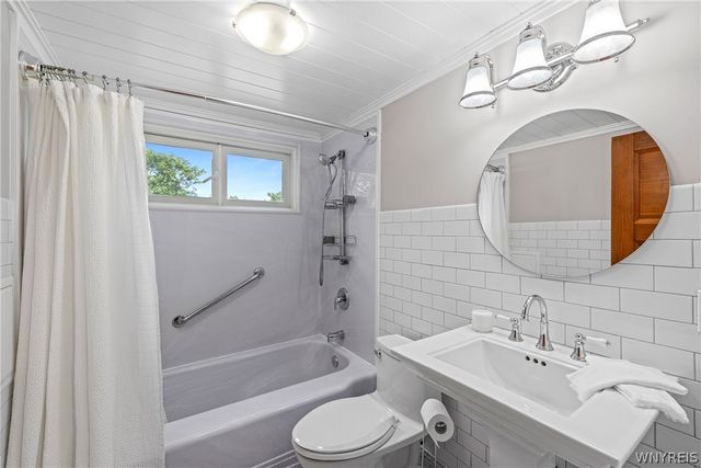 2 Nashua Court, Lancaster, NY 14086