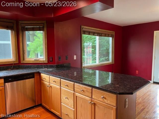 1465 BEACHLAND Boulevard, Waterford Charter Township, MI 48320