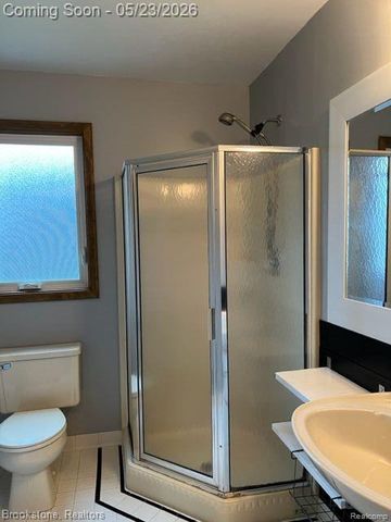 1465 BEACHLAND Boulevard, Waterford Charter Township, MI 48320