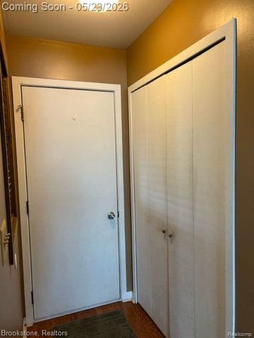 1465 BEACHLAND Boulevard, Waterford Charter Township, MI 48320