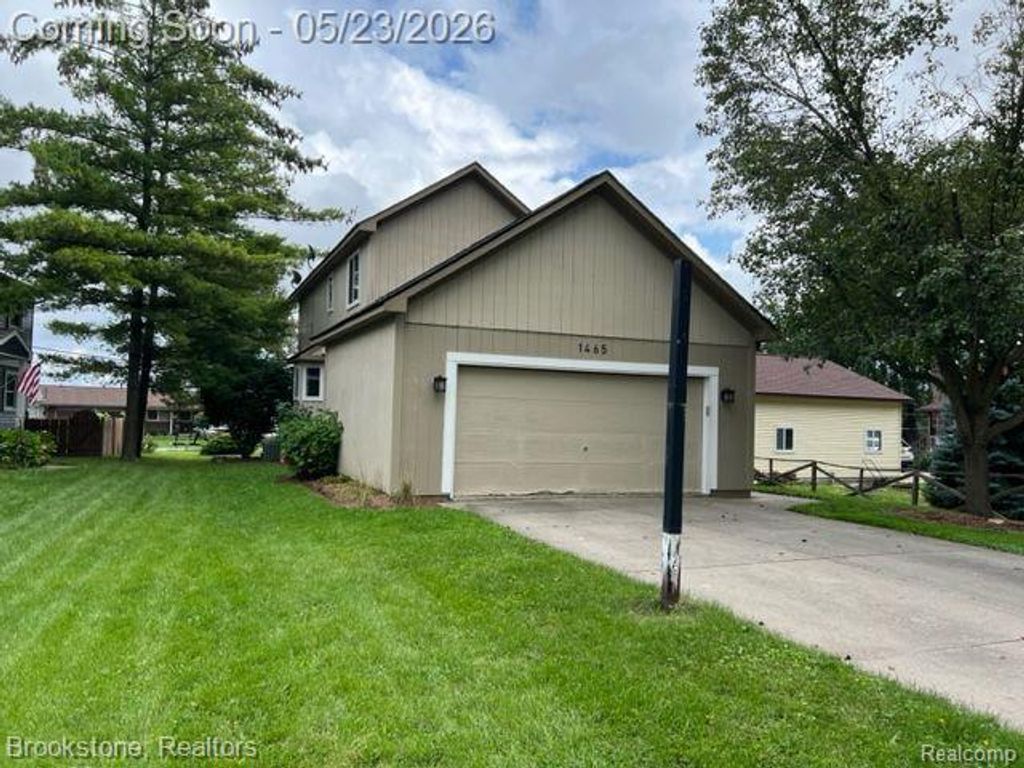 1465 BEACHLAND Boulevard, Waterford Charter Township, MI 48320