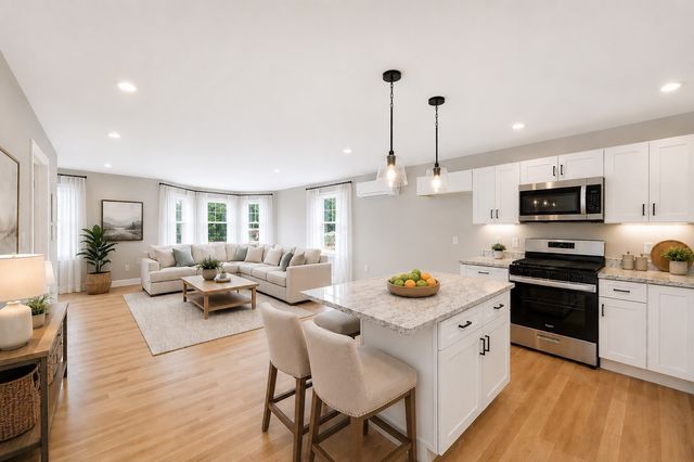 299 Quincy St, Building 4 5, Holbrook, MA 02343