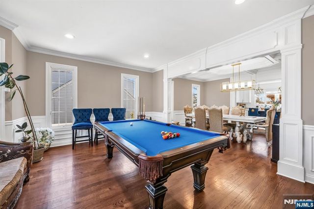 160 Lawrence Drive, Paramus, NJ 07652