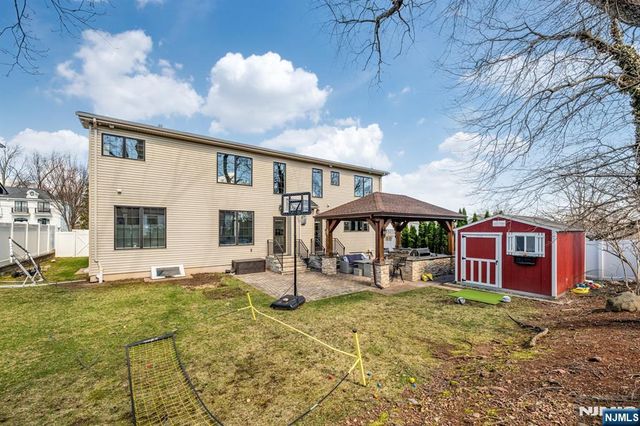 160 Lawrence Drive, Paramus, NJ 07652