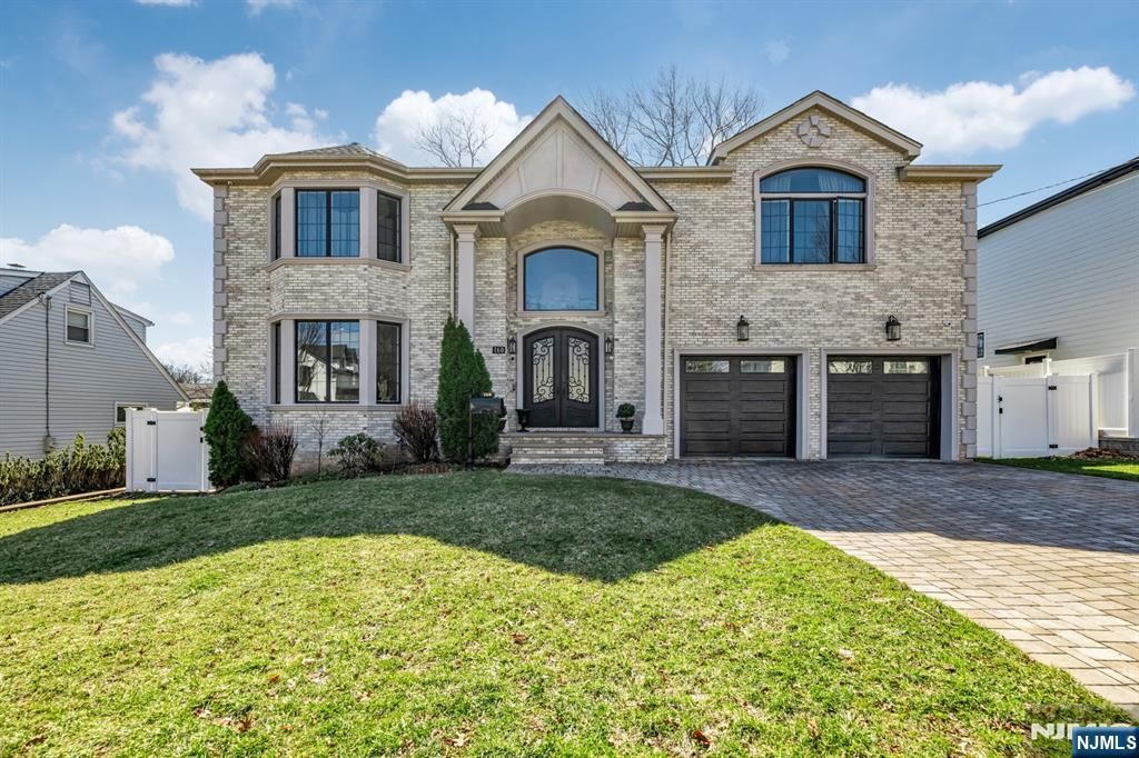 160 Lawrence Drive, Paramus, NJ 07652