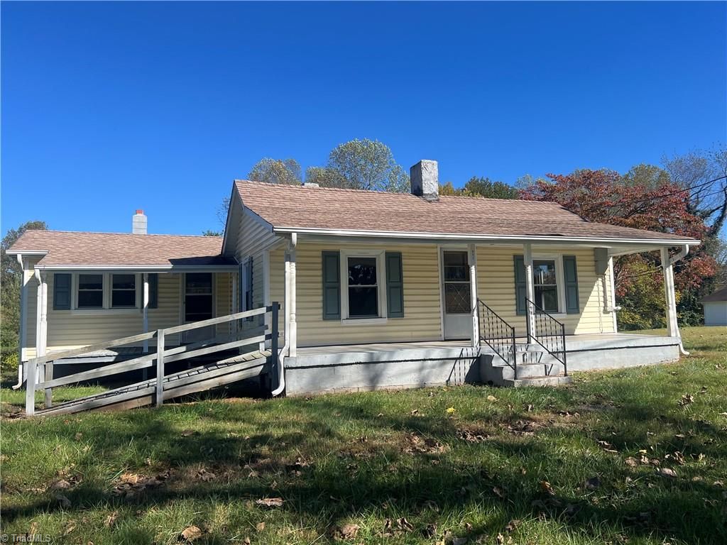 862 N Franklin Road, Mount Airy, NC 27030