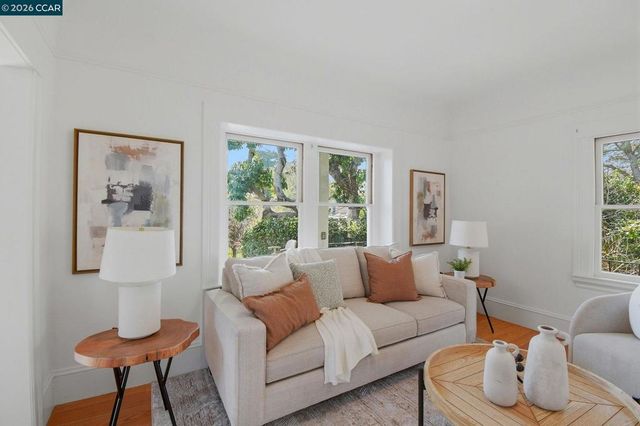 5115 5115 LAWTON AVE, Oakland, CA 94618