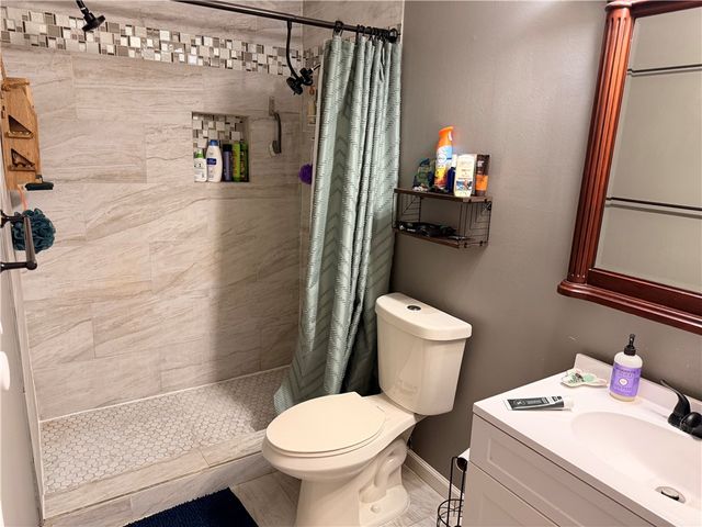 811 N Adams Ave, Beeville, TX 78102