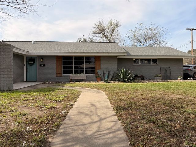 811 N Adams Ave, Beeville, TX 78102